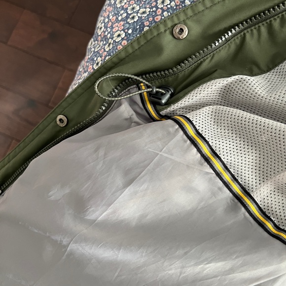 Women’s Eddie Bauer Green Rain Jacket S - Picture 4 of 9